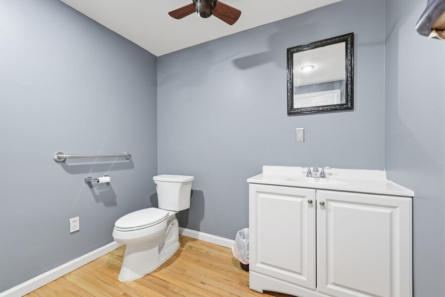 More Photos Of 168 White Horse Ave, Hamilton Office For Sale