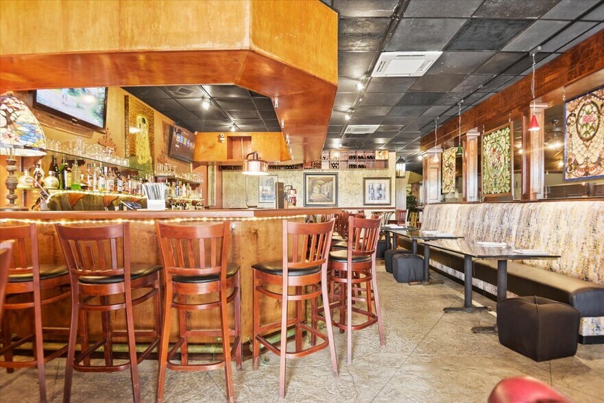 More Photos Of 201 Laurel St, Conway Restaurant For Sale