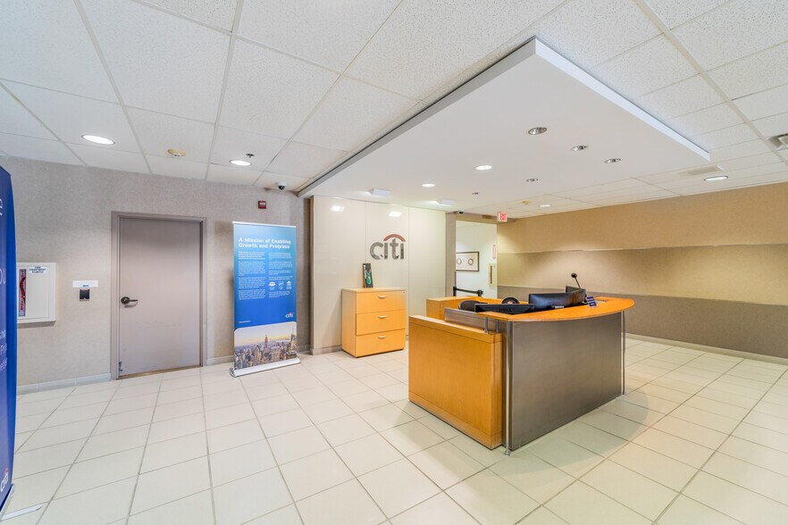 More Photos Of 100 Citibank Dr, San Antonio Office For Sale