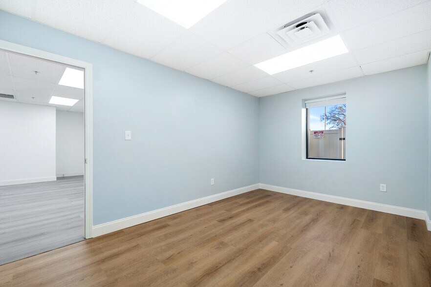 More Photos Of 201 Princeton Blvd, Adairsville Warehouse For Lease