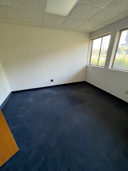 More Photos Of 10520 Wayzata Blvd, Hopkins Office Residential For Lease