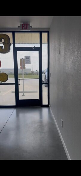 More Photos Of 4333 TX-29 Hwy, Bertram Warehouse For Lease