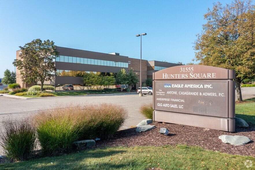 More Photos Of 31555 W 14 Mile Rd, Farmington Hills Medical For Lease