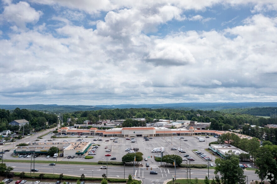 More Photos Of 3301 Lorna Rd, Birmingham Storefront For Lease
