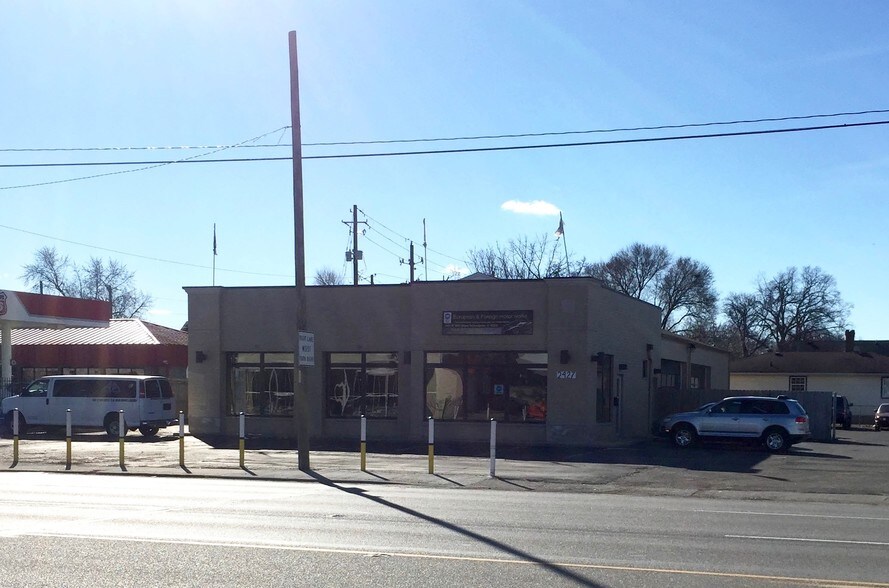 More Photos Of 2427 W 16th St, Indianapolis Freestanding For Lease