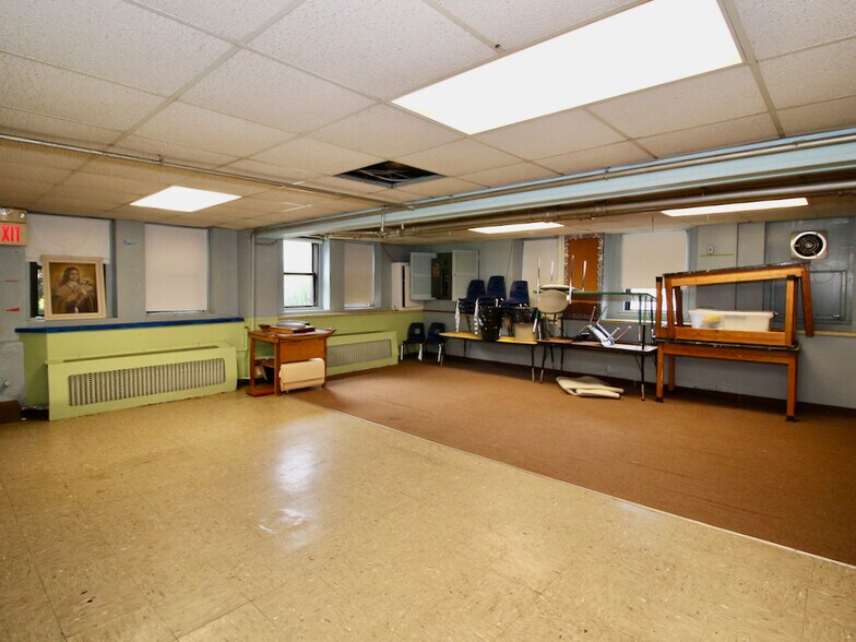 More Photos Of 115 Lewis Ave, Meriden Office Residential For Sale