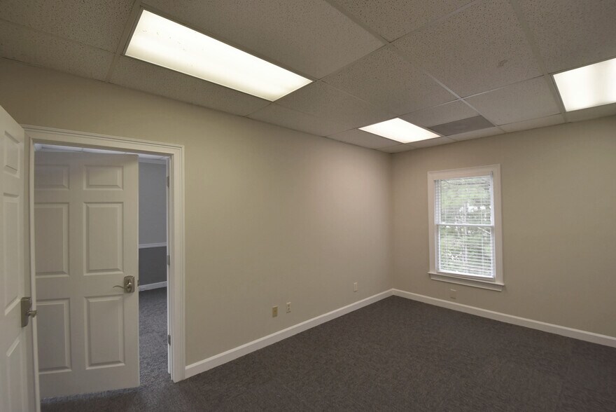 More Photos Of 116 Peachtree Ct, Peachtree City Medical For Lease