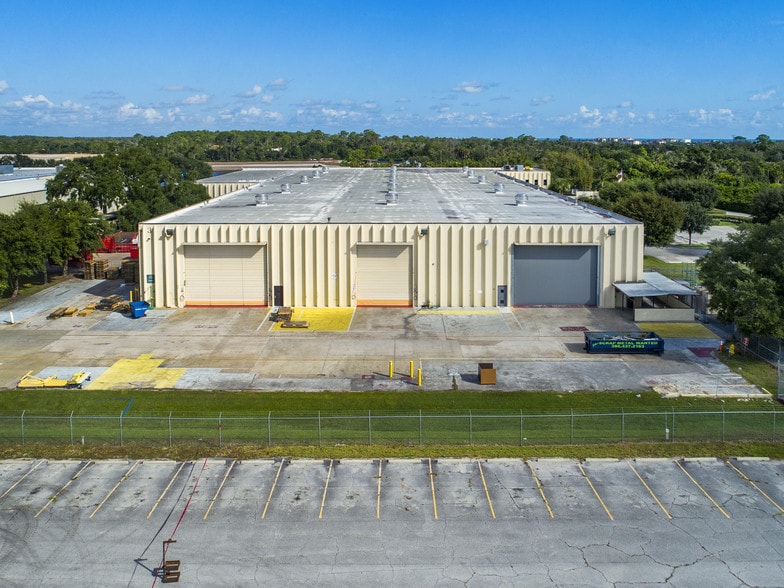 More Photos Of 1958 Unsinkable St, Flagler Beach Manufacturing For Sale