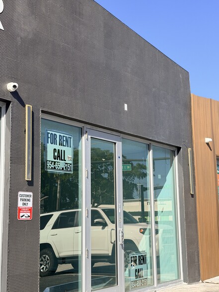 More Photos Of 219-225 N Federal Hwy, Hallandale Beach Storefront Retail Office For Lease