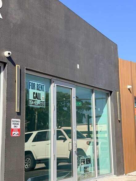 More Photos Of 219-225 N Federal Hwy, Hallandale Beach Storefront Retail Office For Lease