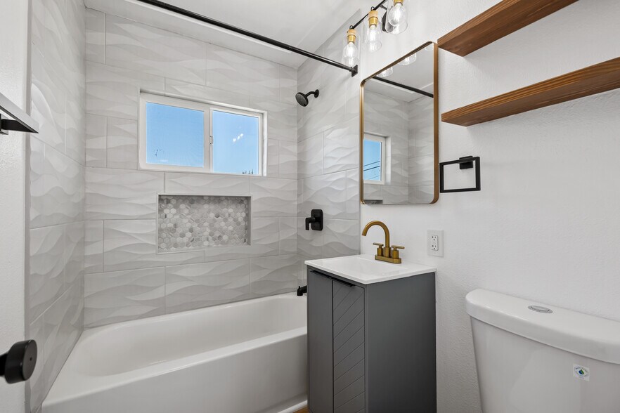 More Photos Of 540 F St, Chula Vista Apartments For Sale