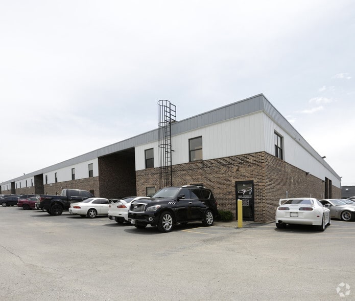 More Photos Of 516-554 N York Rd, Bensenville Warehouse For Lease