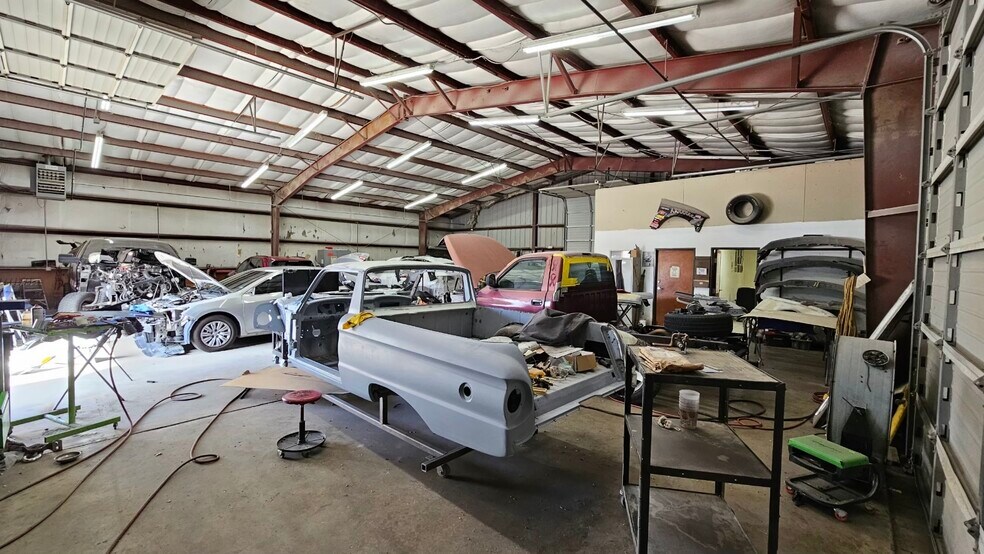 More Photos Of 724 W Hurst Blvd, Hurst Auto Repair For Sale