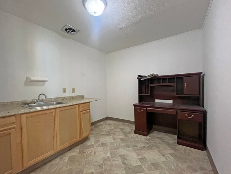 More Photos Of 6420 Redruth St, Duluth Warehouse For Sale