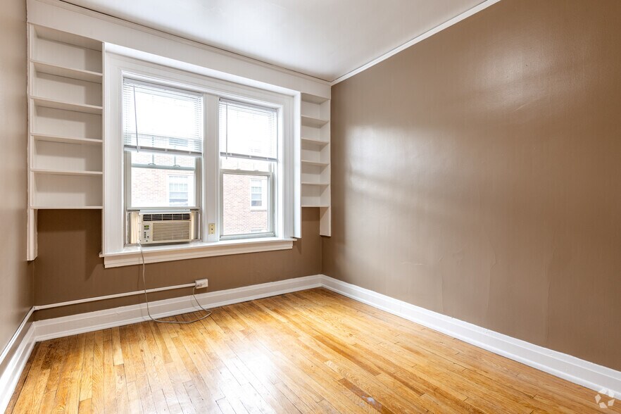 More Photos Of 218 Twin Oaks Rd, Akron Apartments For Sale