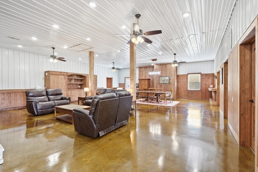 More Photos Of 4650 Highway 52, Loretto Apartments For Sale