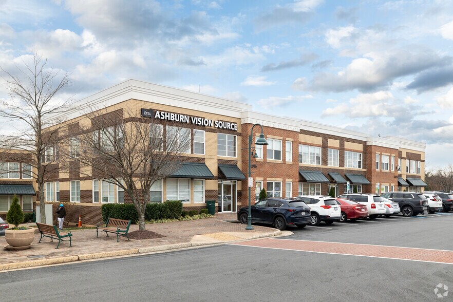 Primary Photo Of 44075 Pipeline Plz, Ashburn Loft Creative Space For Lease