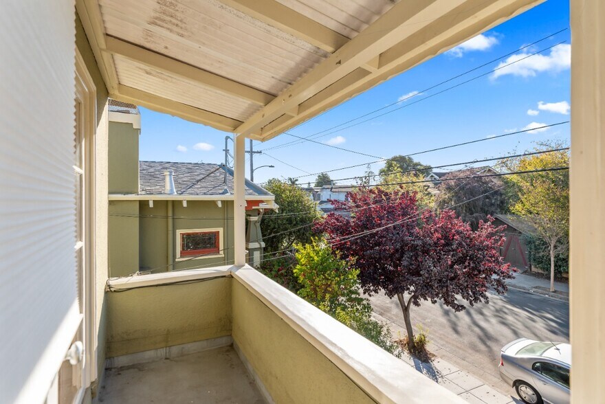 More Photos Of 476 42nd St, Oakland Apartments For Sale