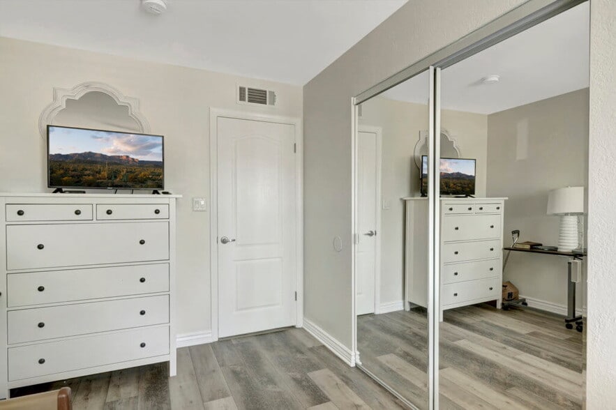 More Photos Of 15801 N 19th Pl, Phoenix Assisted Living For Sale