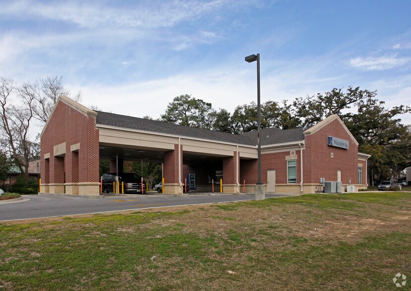 More Photos Of 1763 Spring Hill Ave, Mobile Bank For Lease
