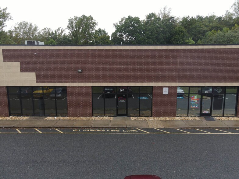 More Photos Of 3619 Richmond Hwy, Stafford Light Distribution For Sale