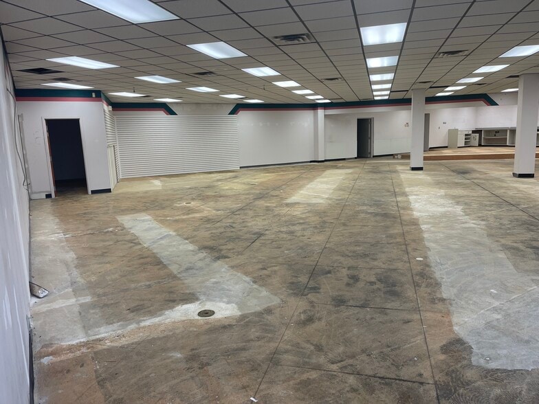 More Photos Of 3708 Freemansburg Ave, Bethlehem Storefront Retail Office For Sale