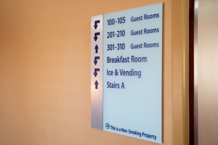 More Photos Of 178 Dry Creek Rd, Healdsburg Hotel For Sale