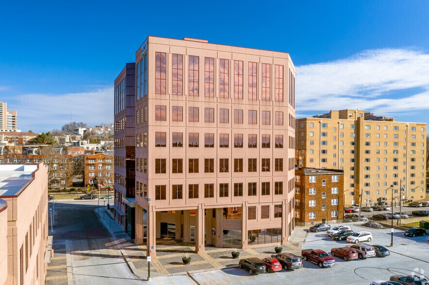 More Photos Of 4717 Grand Ave, Kansas City Office For Lease