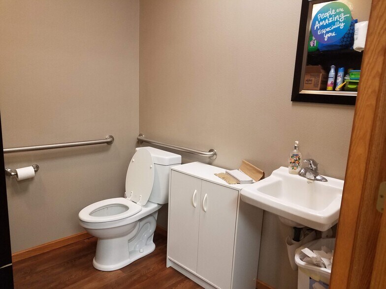 More Photos Of 105 E McLane St, Osceola Office For Sale