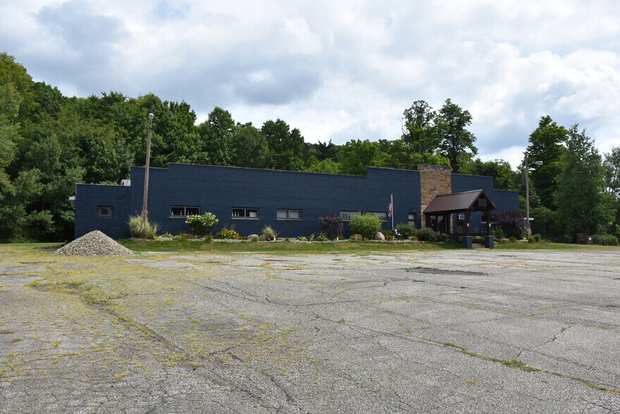 More Photos Of 11712 Hydetown Rd, Titusville Bowling Alley For Sale