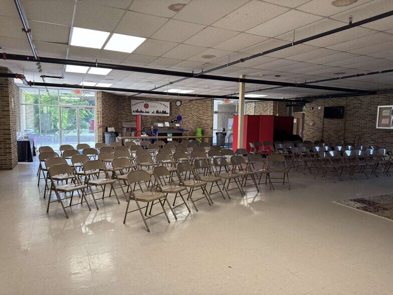 More Photos Of 360 Market St, Warren Schools For Sale