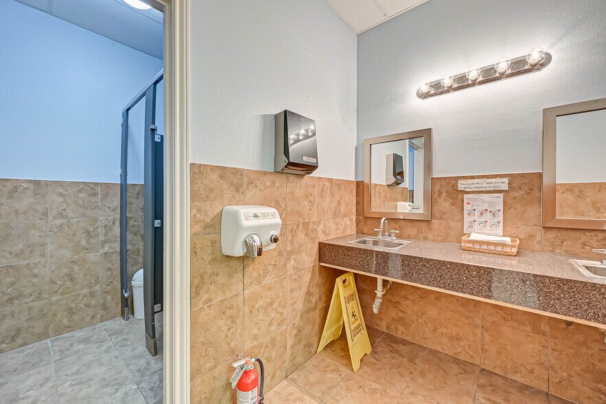 More Photos Of 2105 Cypress Landing Dr, Houston Daycare Center For Sale