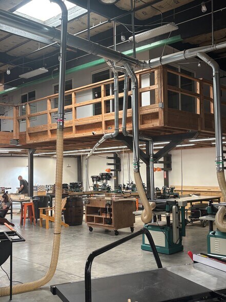 More Photos Of 3305-3311 Grande Vista Dr, Newbury Park Warehouse For Lease