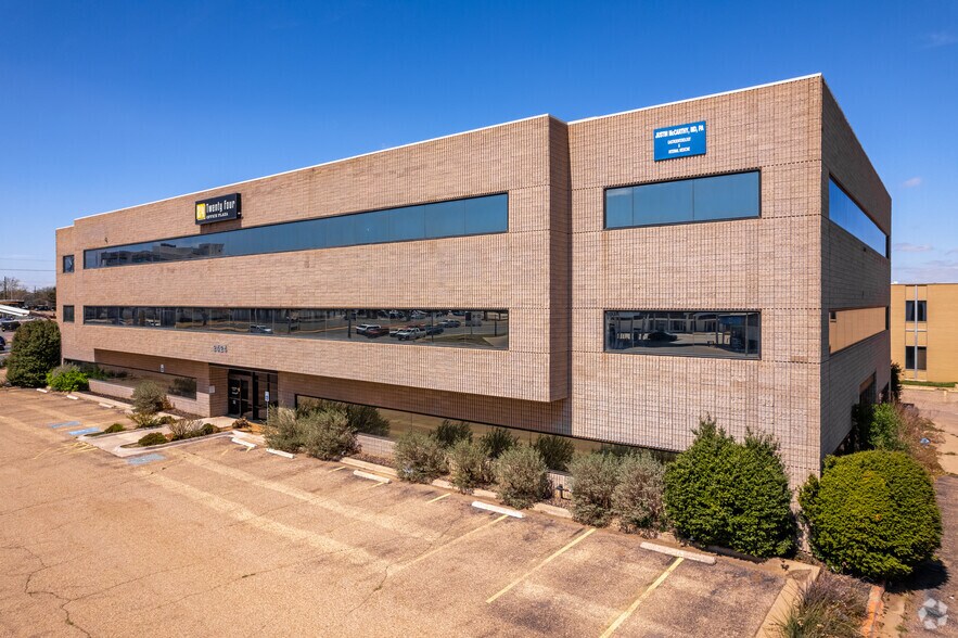 More Photos Of 2424 50th St, Lubbock Medical For Sale