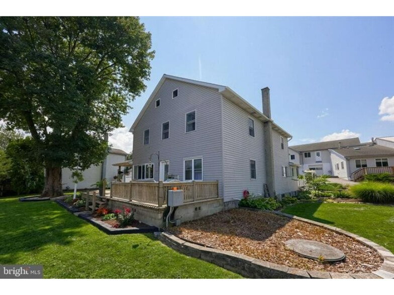 More Photos Of 240 Railroad Ave, Bird In Hand Flex For Sale