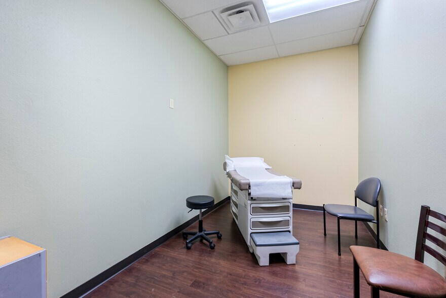 More Photos Of 2125 College Ave, Conway Freestanding For Lease