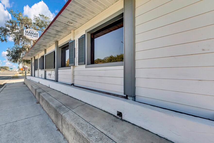 More Photos Of 104 S US Highway 41, Inverness Restaurant For Sale