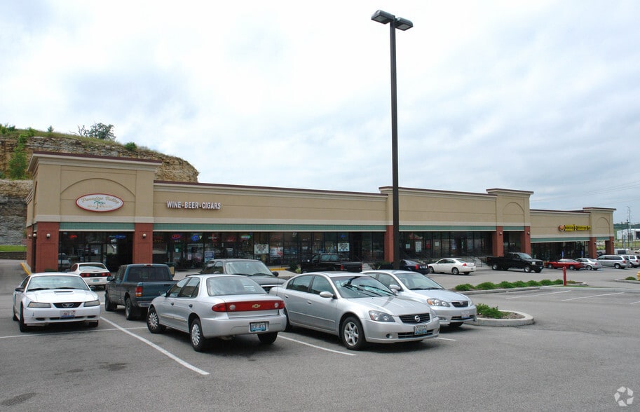 More Photos Of 932 Meramec Station Rd, Valley Park Unknown For Lease