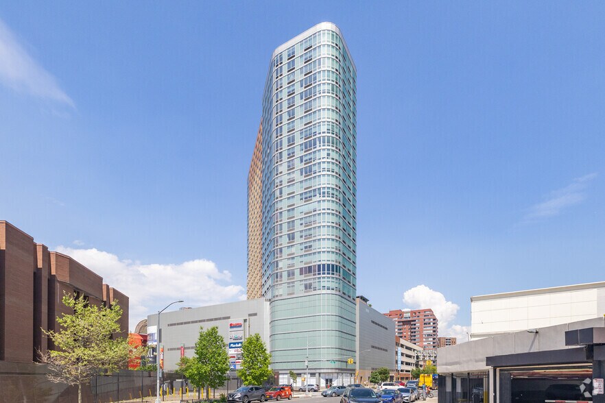 More Photos Of 6135 Junction Blvd, Rego Park Storefront For Lease