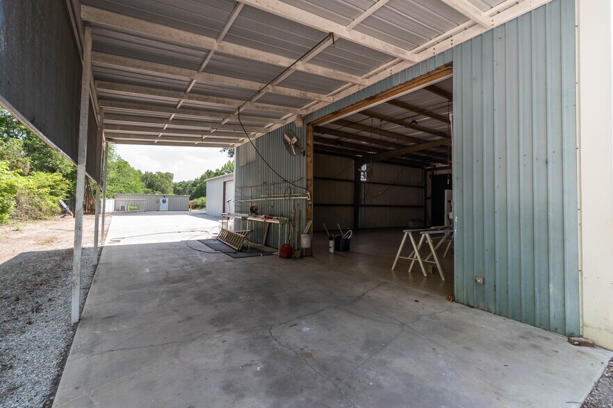 More Photos Of 507 SE 6th St, Williston Self Storage For Sale