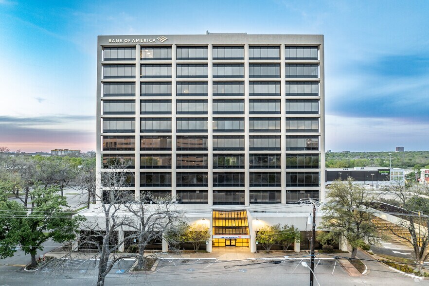 More Photos Of 7515 Greenville Ave, Dallas Medical For Lease