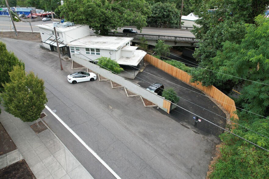 More Photos Of 8283 SW Barbur Blvd, Portland Medical For Sale