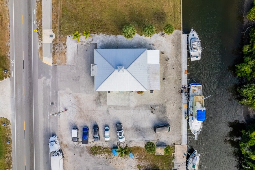 More Photos Of 3366 Stringfellow Rd, Saint James City Office For Sale