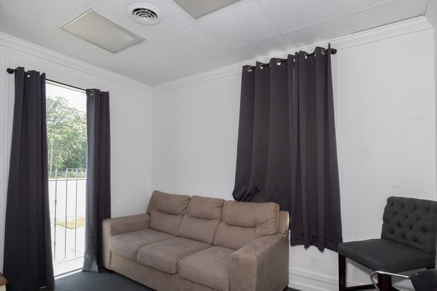 More Photos Of 2019 7th Ave, Columbus Medical For Sale