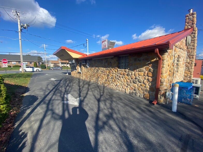More Photos Of 2722 Easton Ave, Bethlehem Restaurant For Sale