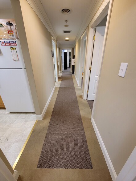 More Photos Of 626 N Grant St, Waynesboro Bank For Lease