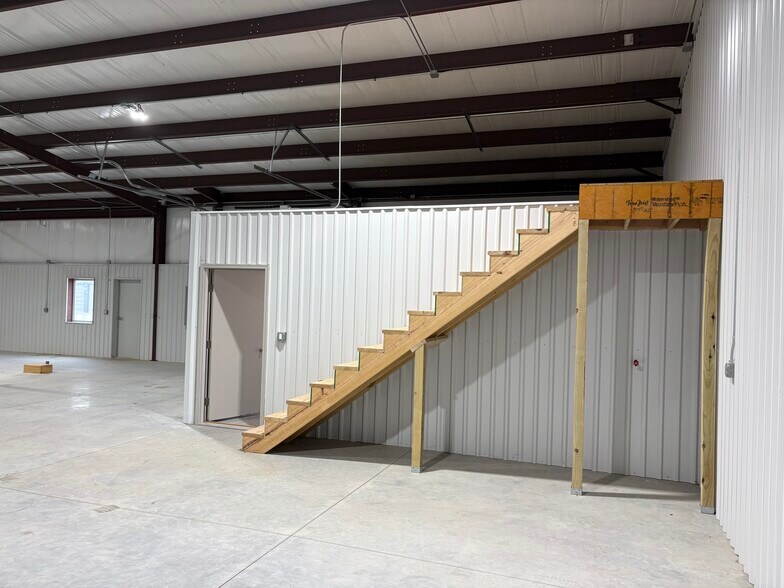 More Photos Of 441773 E. 260 rd, Vinita Warehouse For Lease