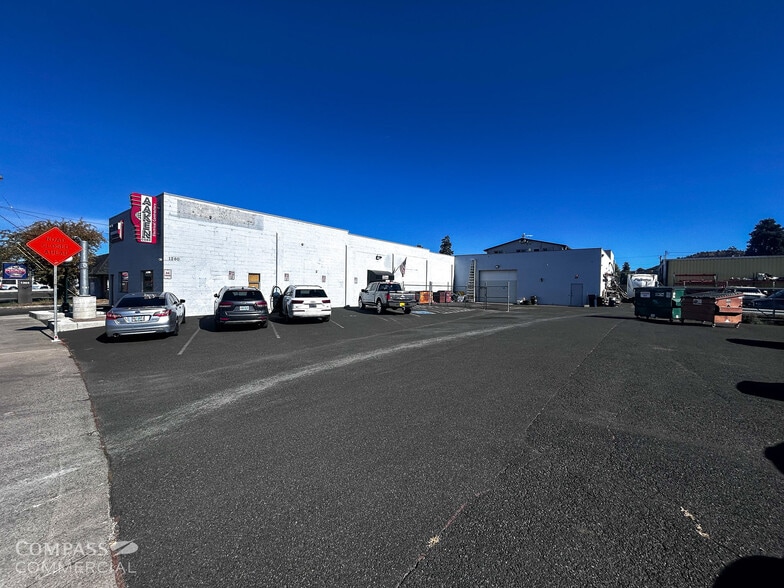 More Photos Of 1260 NE 1st St, Bend Warehouse For Lease