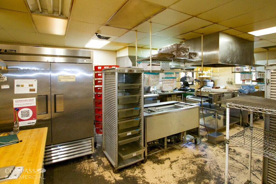 More Photos Of 62080 NE 27th St, Bend Restaurant For Sale