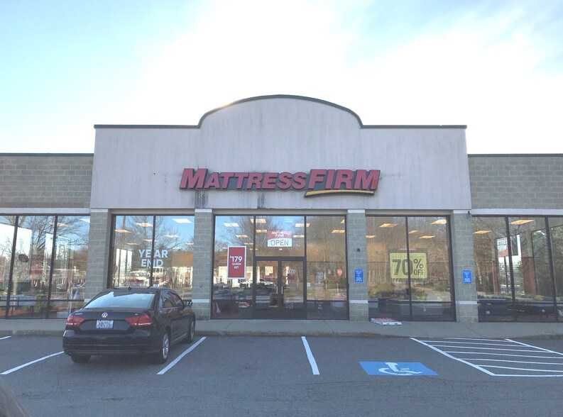 More Photos Of 380 State Rd, Dartmouth Unknown For Lease